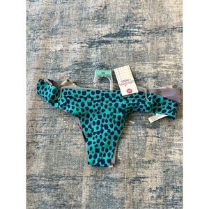 NWT! Undies Without A Trace Thong Microfiber Set of 3 Small
